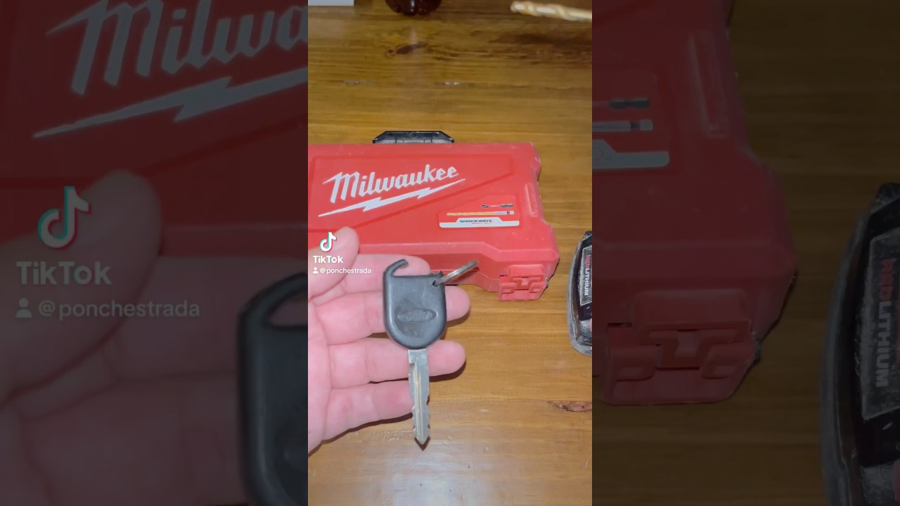2010 Ford F150 smart key/broken key ring repair hack. #ford #F150 #hack #keyrepair #useatyourownrisk