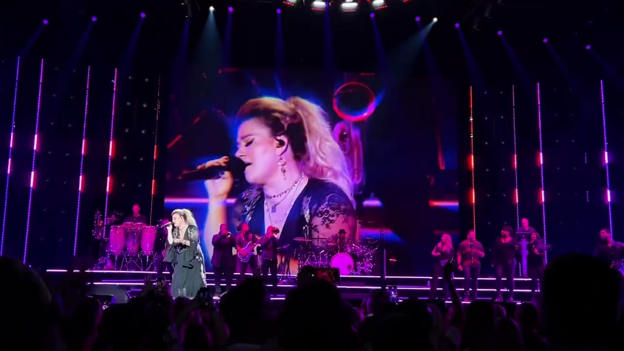 Heartbeat Song Live Kelly Clarkson Las Vegas 7/29/23