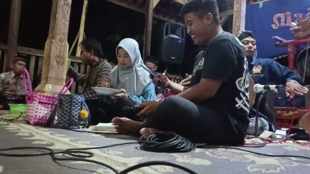 ANTEPING ATI nyampleng e tenanan lur ..(kang mas pengendang kalian jeng Marfuah)