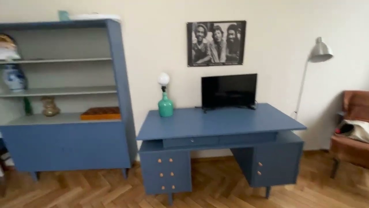 AB0030: Сдается атмосферная, винтажная квартира в Ваке