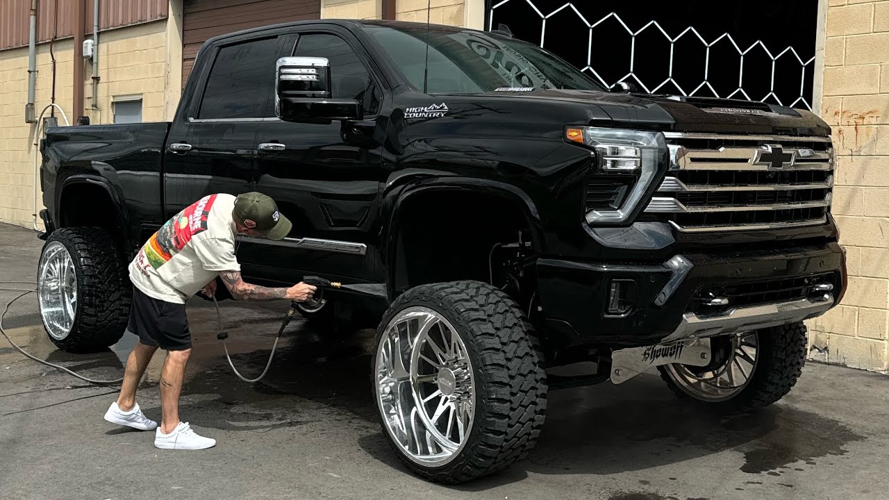 Bailey Zimmerman gives away HUGE Denali on 26x14s