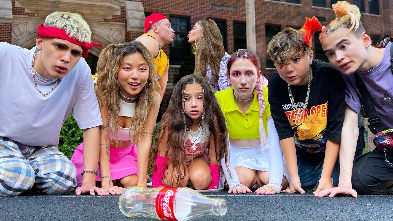 CZY NASTOLATKI SIĘ CAŁUJĄ? 😘 Prawda czy wyzwanie na Campusie! | Nowa super seria Kikido