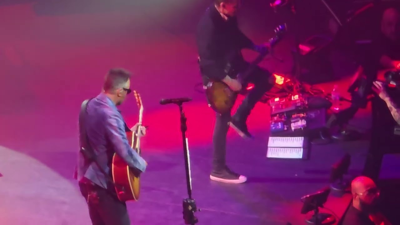 Eric Church live in Greensboro NC * Smoke a little smoke * Proud Mary * CCR * Sweat Leaf *  Sabbath 