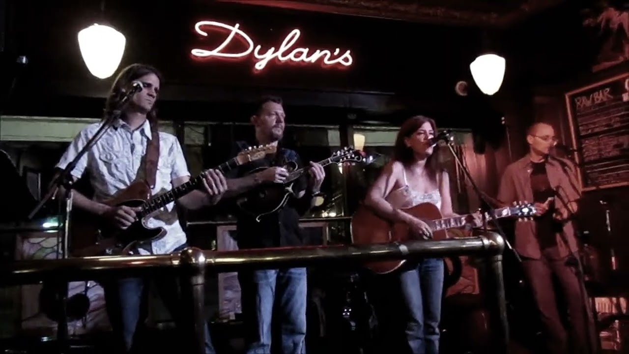 Jill Jack and The Hopfull Winos at Dylan’s.   @hurricanejones1 