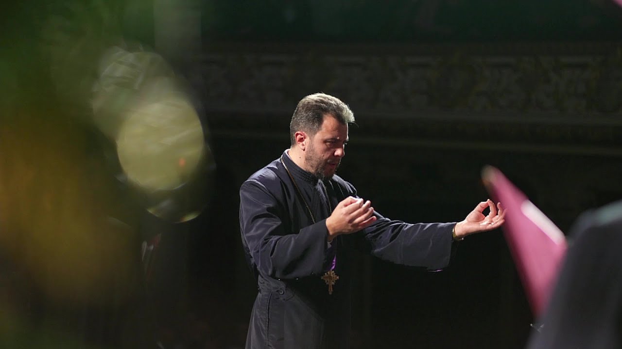 Corala Armonia – Colo, sus, pe lângă lună