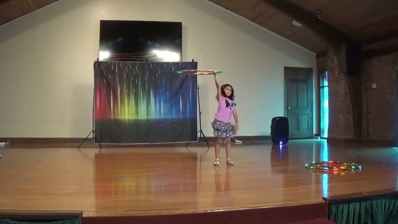 Tanvika Shetty - Hula Hoop Performance - Tu Cheez Badi Hai Mast Mast