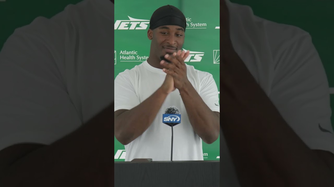 Breece Hall Gets The Media To Celebrate Joe Tippmann&rsquo;s Marriage 😂 💍