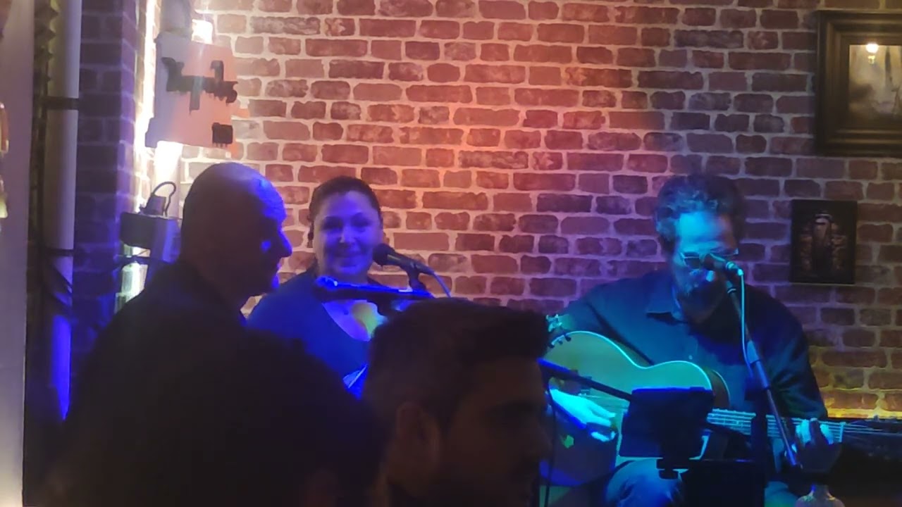 Μαζί μου δε ταιριάζεις (Δε θέλω τα ματάκια σου)Κατερίνα Τσιρίδου/Στίχοι & Μουσική: Βασίλης Τσιτσάνης