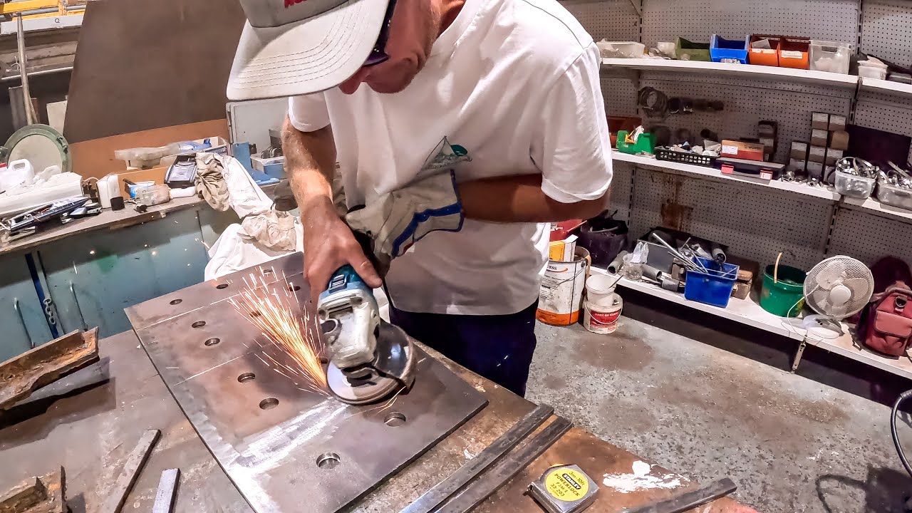 €1 One Euro Boat Refit. Welding the Rudder WITH HELP!