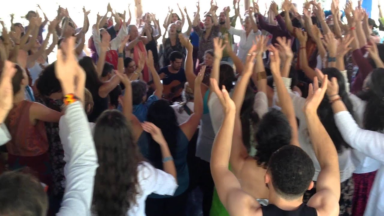 Danzas para la Paz Universal: Santa María dirigida por Angelita