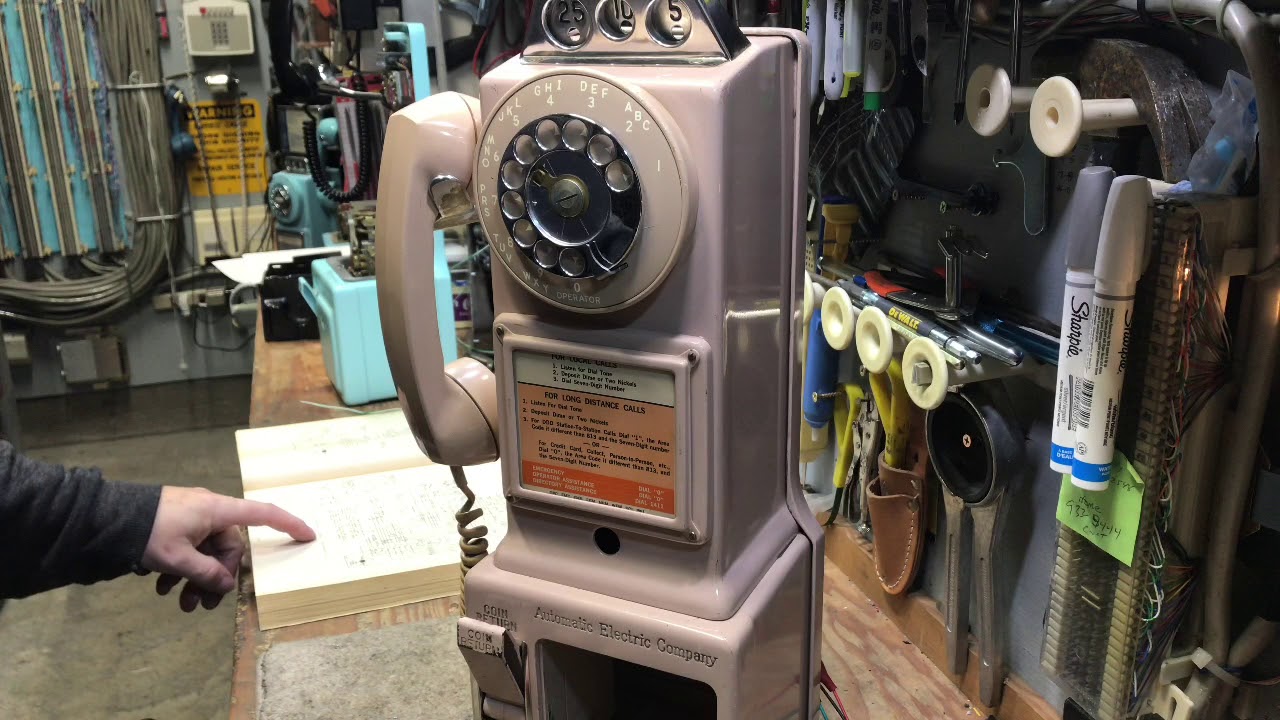 Automatic electric prepay payphone. LPB 86-55