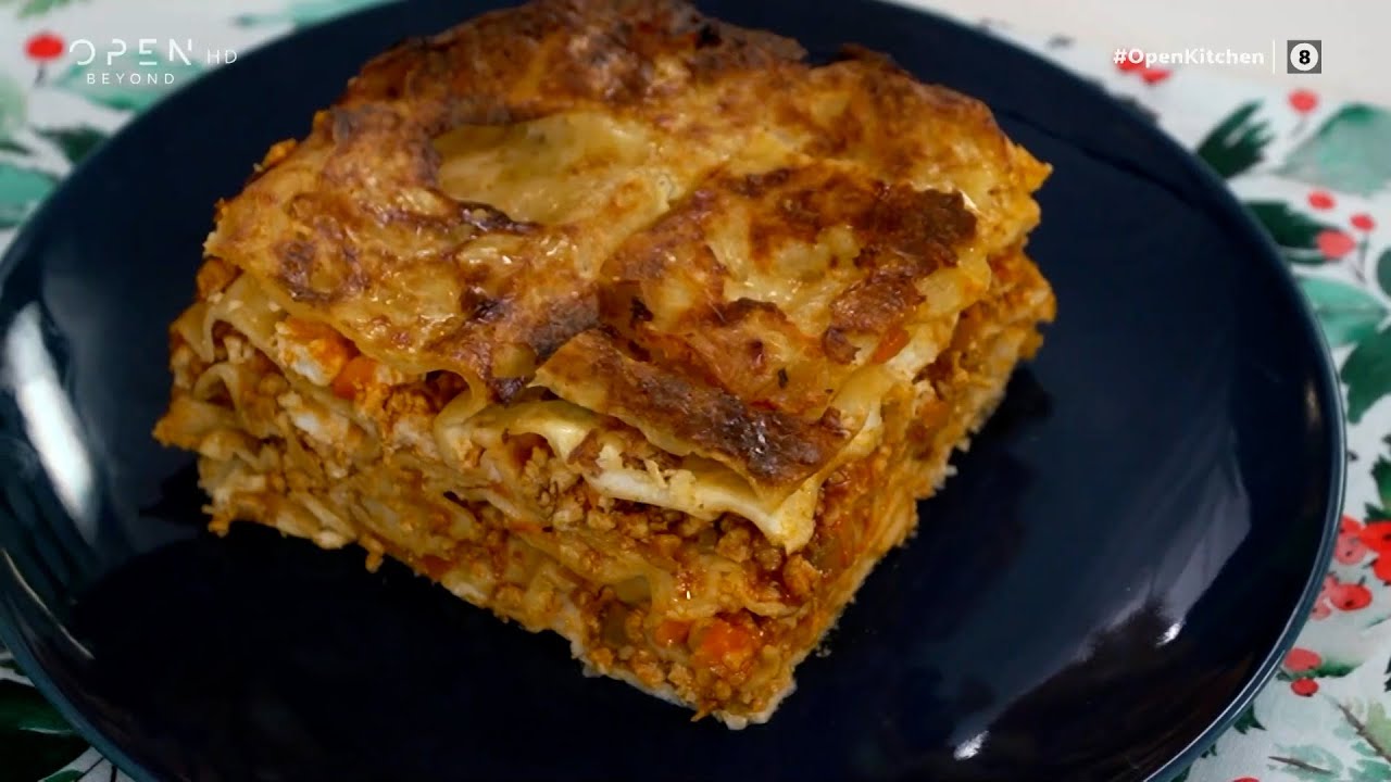 Συνταγή για λαζάνια με κιμά γαλοπούλας από τη Ντίνα Νικολάου | OPEN TV