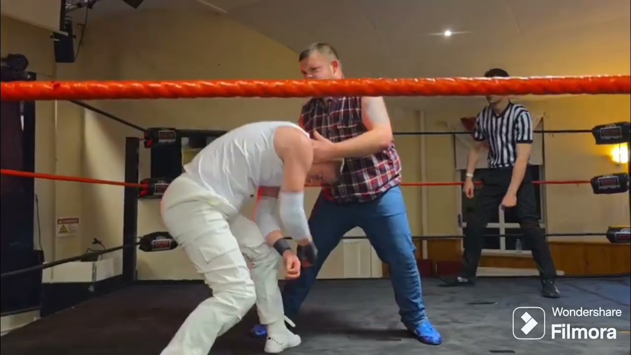 RICO vs LumberJaxe CCW Future Division show, enjoy. 