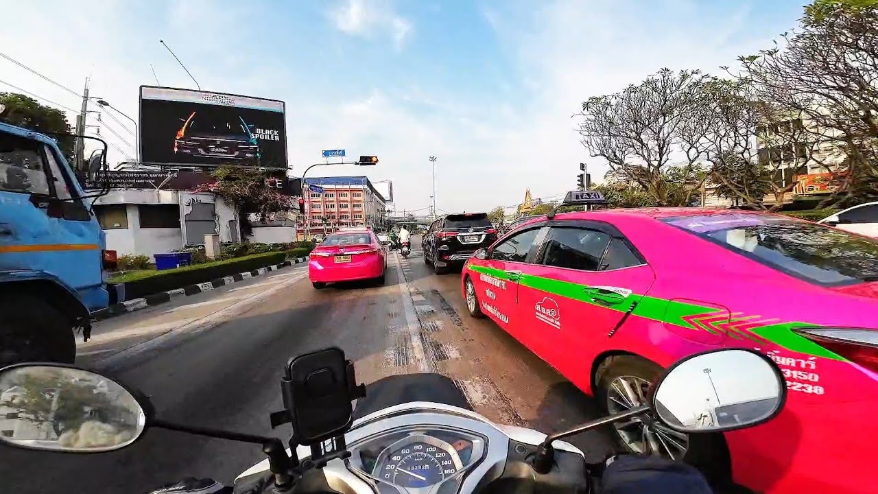 ขี่รถมอเตอร์ไซค์จากแยกนางลิ้นจี่ถนนพระราม 3 ไปมหาวิทยาลัยรามคำแหง