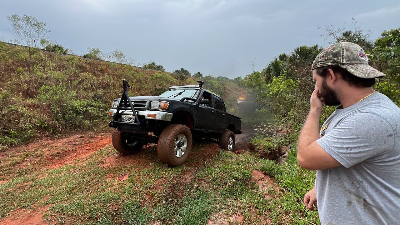 HILUX QUASE TOMBOU NA TRILHA!!!😂 MOAGEM COM A GURIZADA!!🚜💨💨