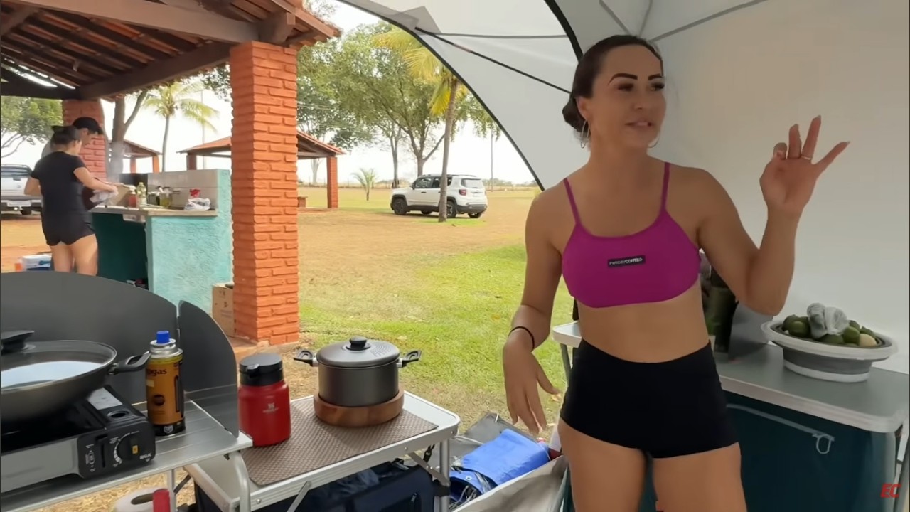 Todo mundo resolveu acampar JUNTO e olha no que deu… 😂⛺
