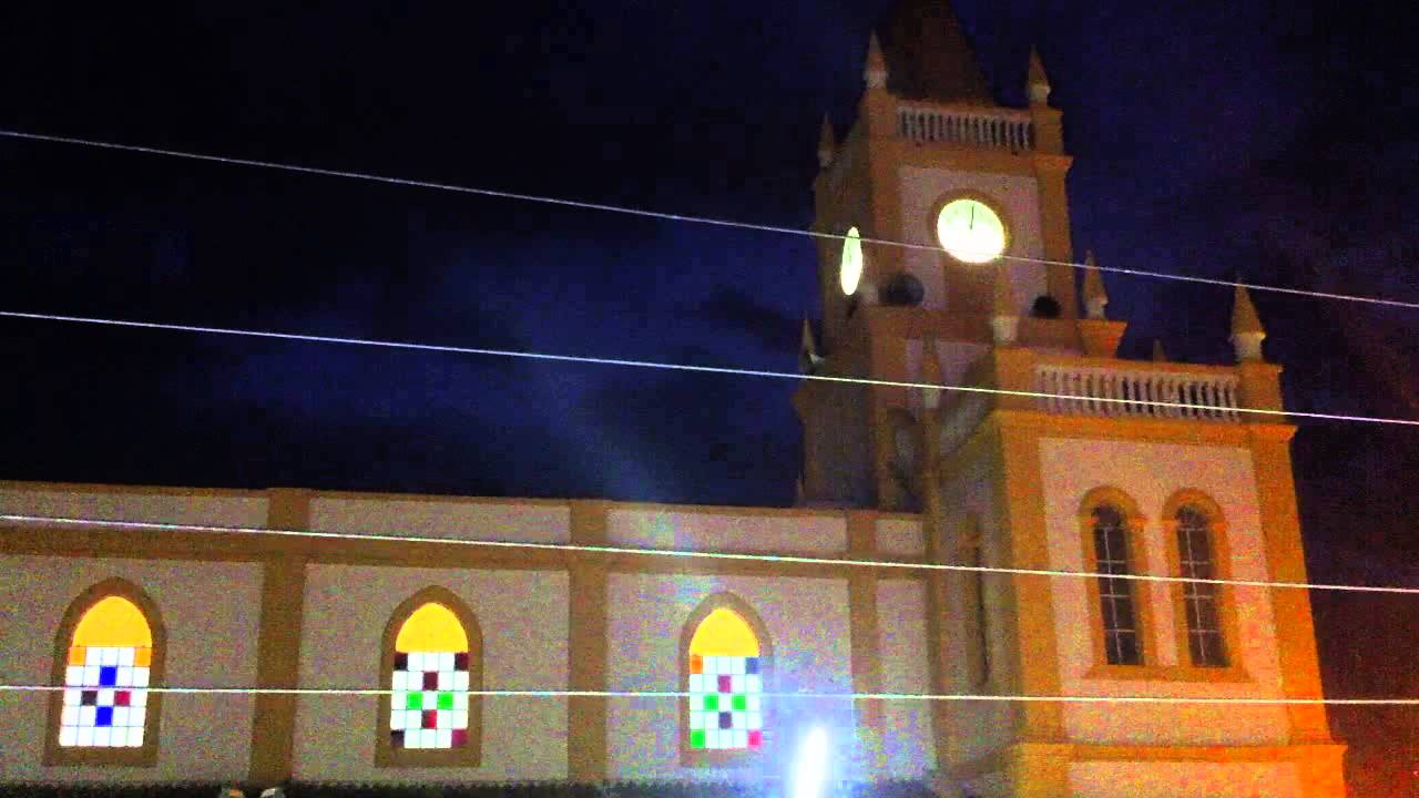 Sino da Igreja Católica Matriz de Tabira toca ave Maria as 18:00 horas 