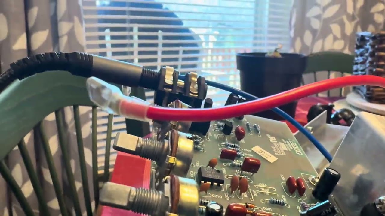 Ремонт гитары Ibanez IBZ10g, у которой пропал звук.