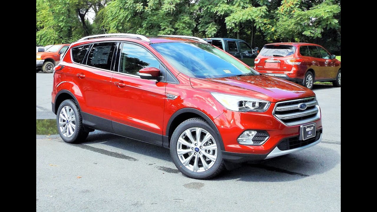 2017 Ford Escape Titanium EcoBoost 4WD Start Up, Review and Full Tour