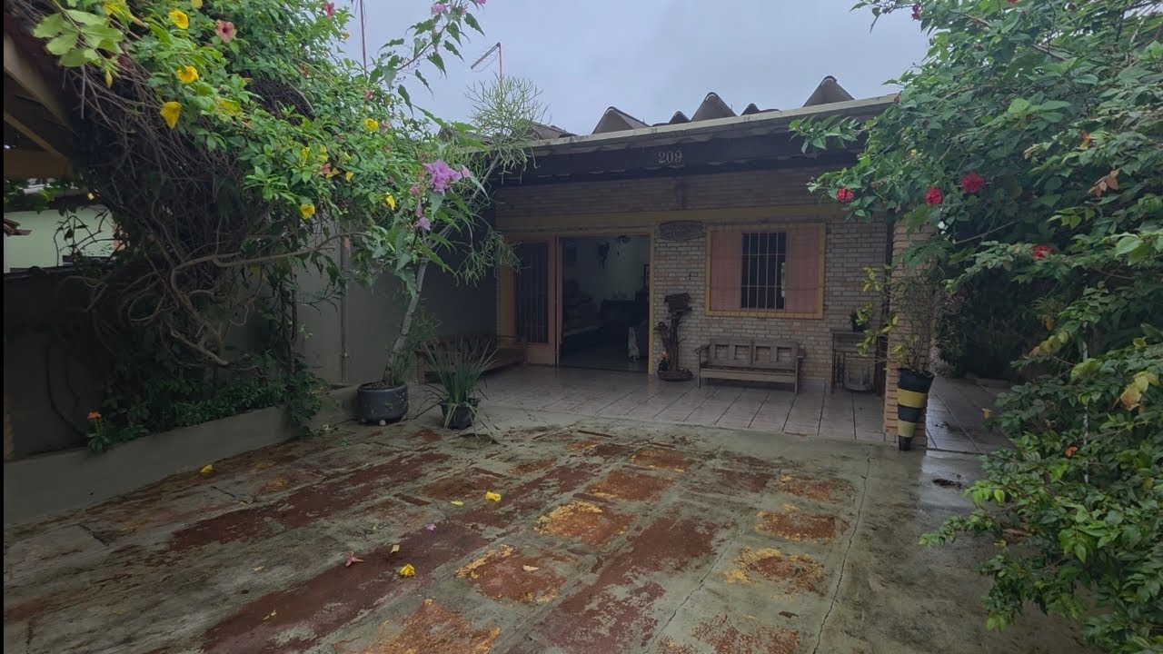 Casa para Venda e Locação no Poiares - Caraguatatuba