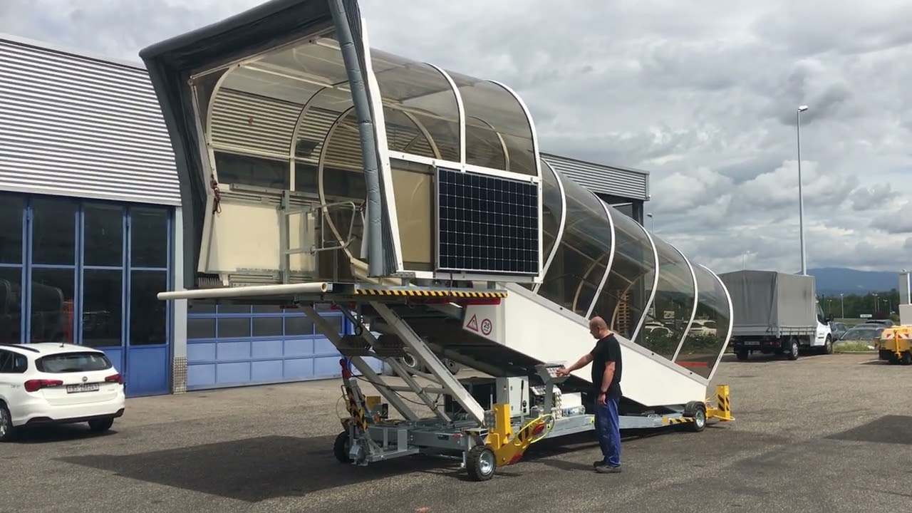 Passenger boarding stairs 1,8 - 4,5m