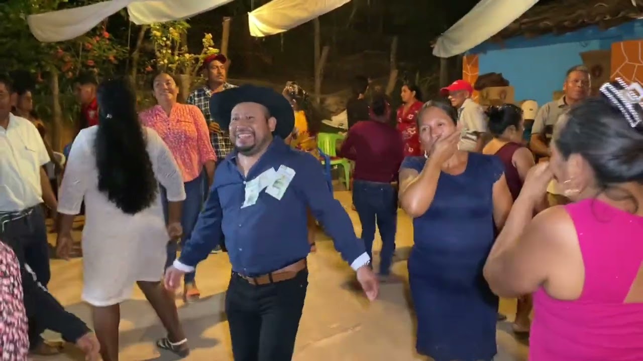 Feliz cumpleaños 🎁 desde los magueyitos guerrero 🇲🇽🇲🇽🇲🇽💃💃💃