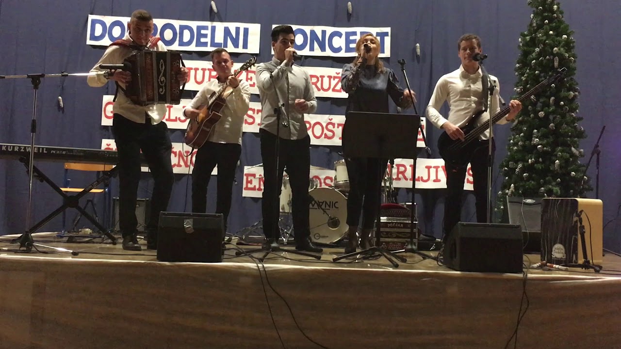 Decembrski dobrodelni koncert 2017 OŠ Šmarjeta