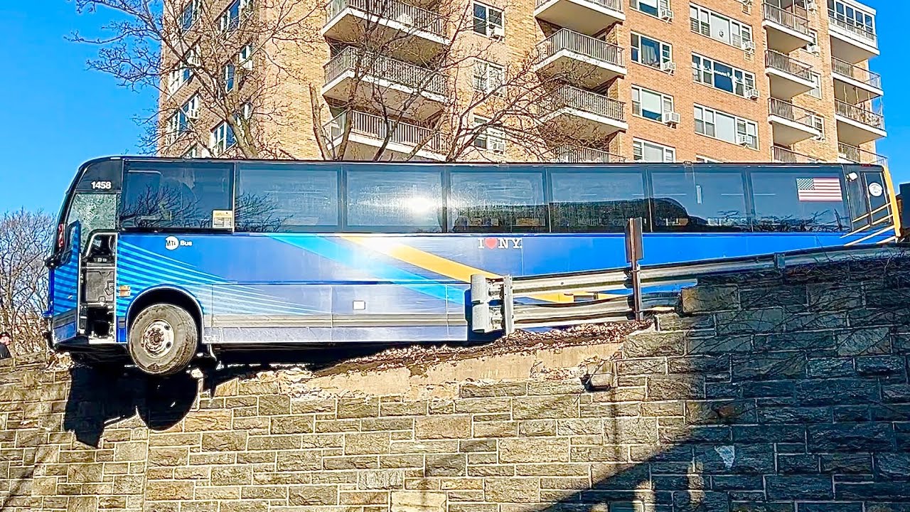 {READ FULL DESCRIPTION}~{FDNY BOX 3713}~{FDNY OPERATING AT MVA INVOLVING MTA BUS vs RETAINING WALL}