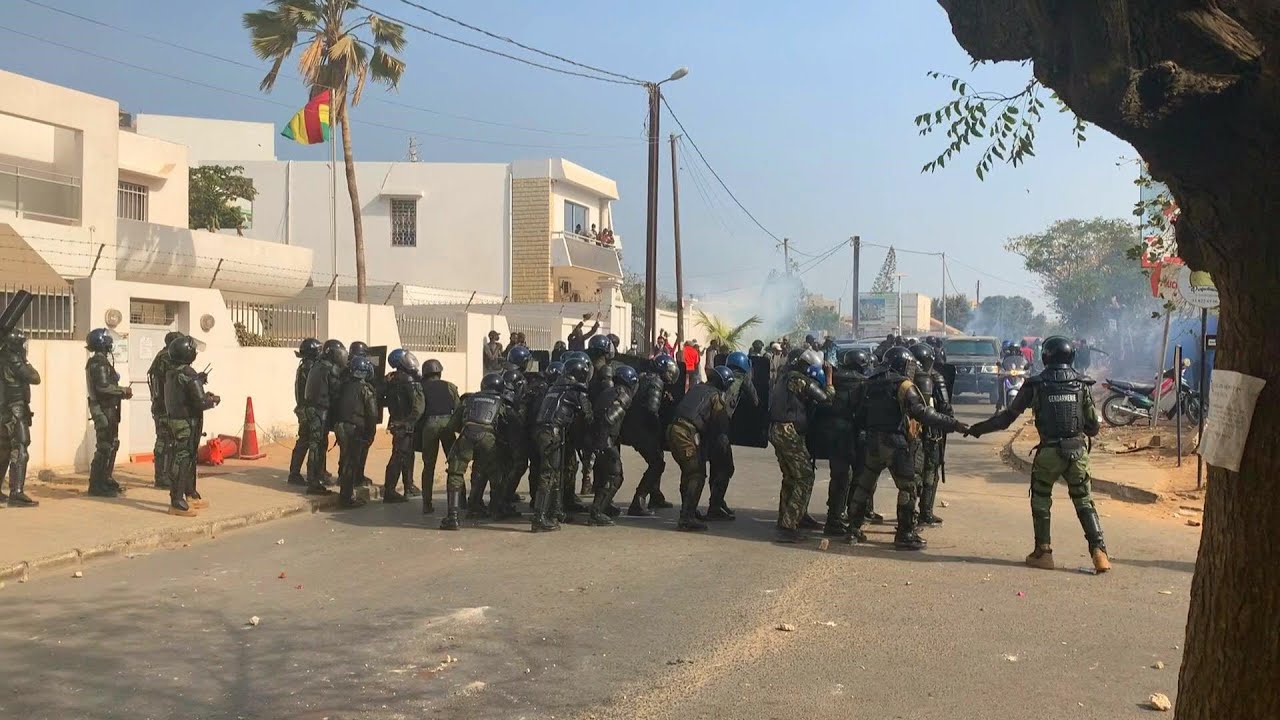 Four dead in Senegal unrest after opposition leader held | AFP