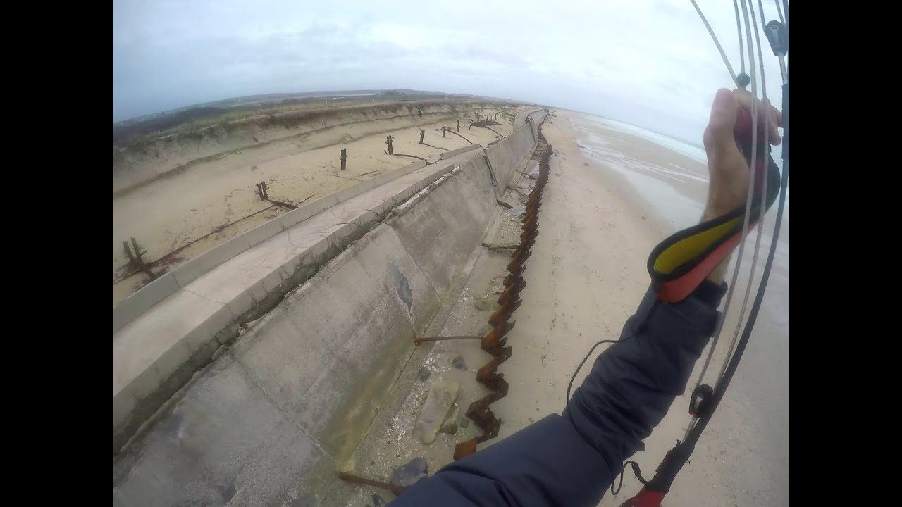 Soaring Plage du Linès [Little Cloud Puffin 16m KR]