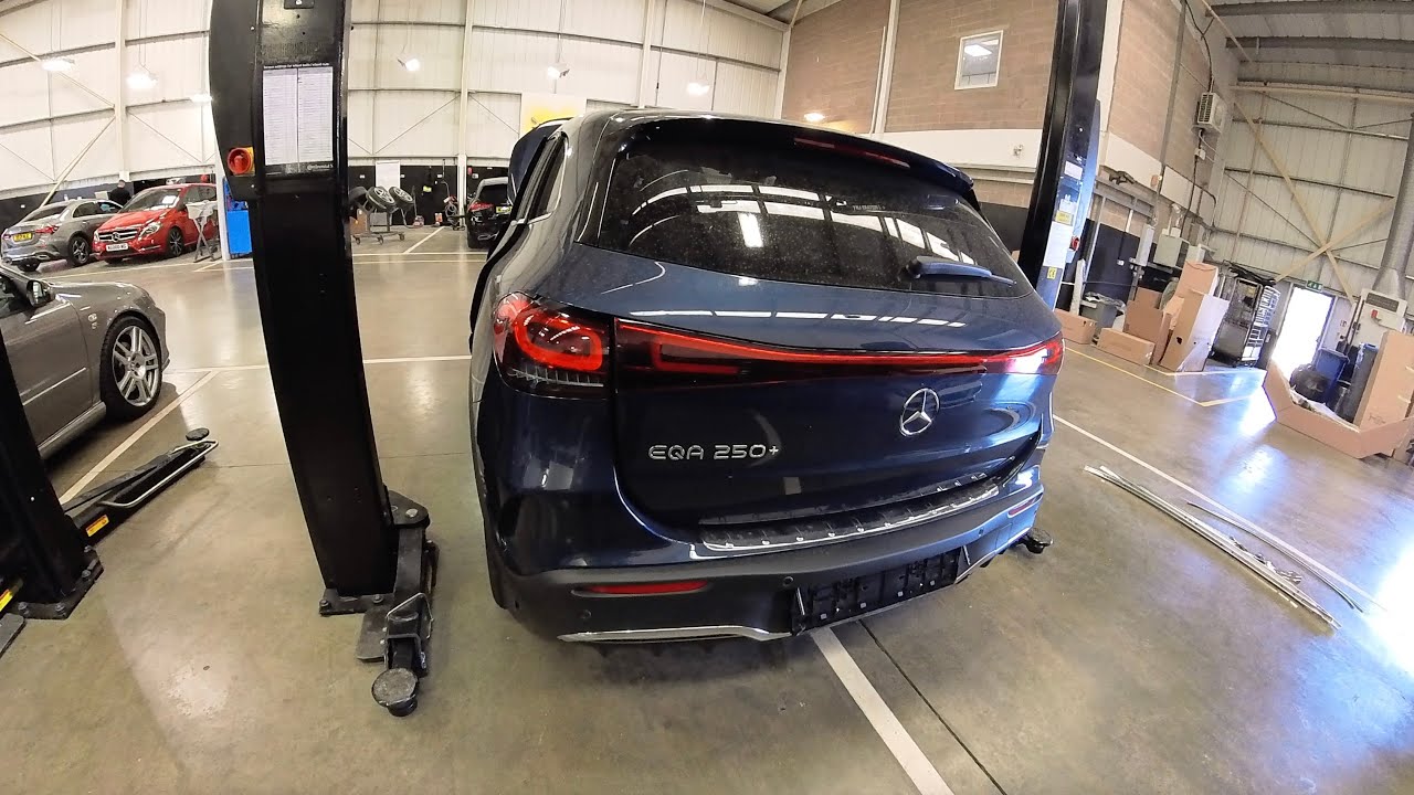 Mercedes EQA: How to remove the rear bumper