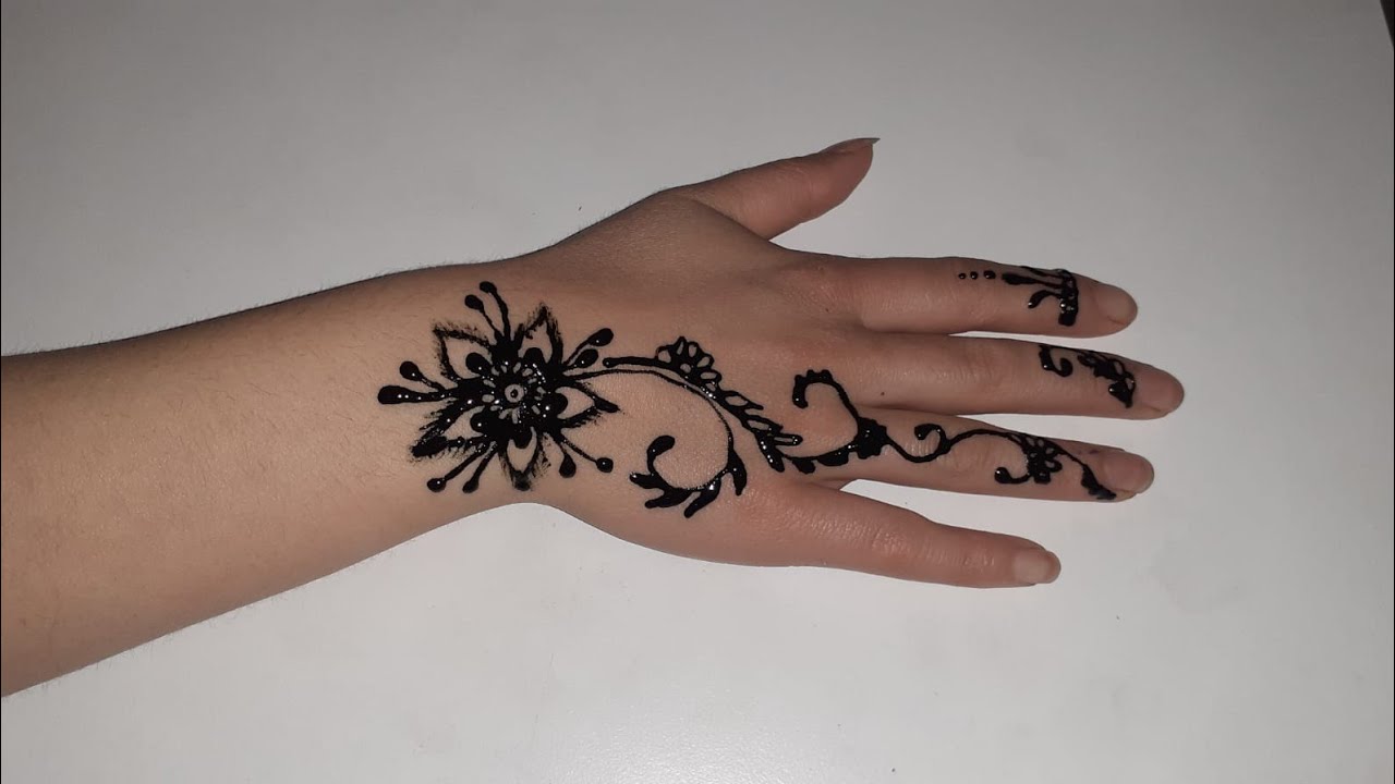 &Ccedil;ok pratik bir hint kınası deseni 😊