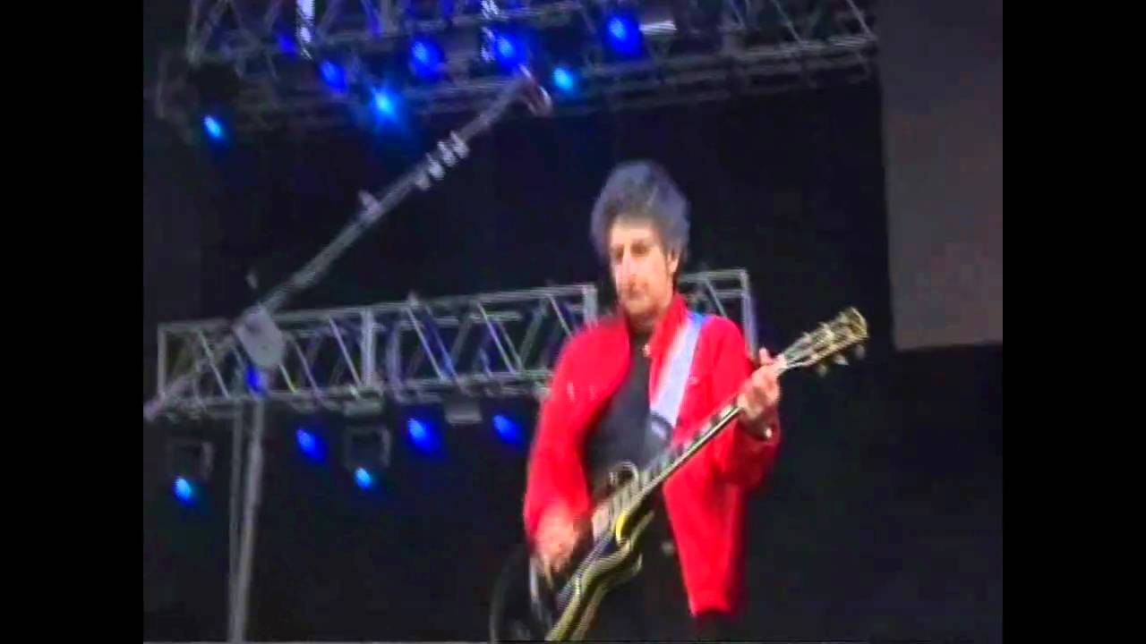 Los Tipitos - Reirnos del amor (Vivo Pepsi Music 2010) HD