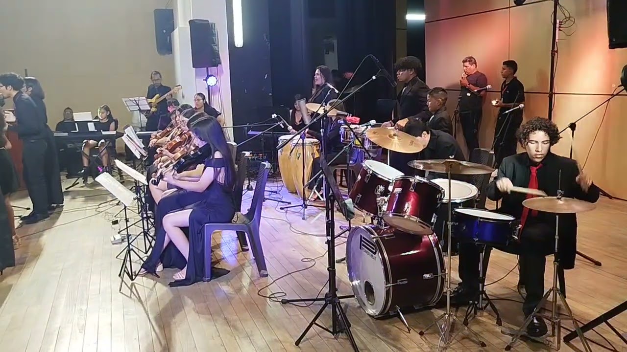 Canción colombia tierra querida del grupo gea grupo ensamble armonía del teatro materon 