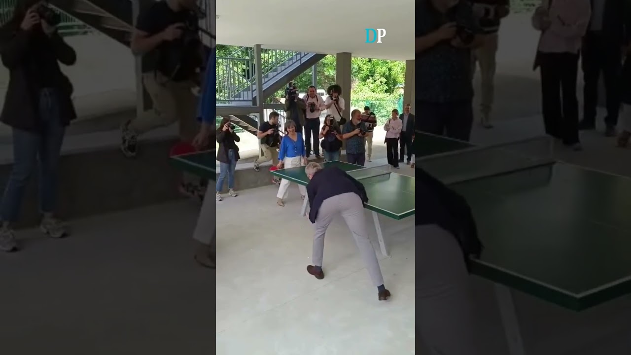Rueda se anima a jugar al tenis de mesa en el IES Aquis Celenis de Caldas