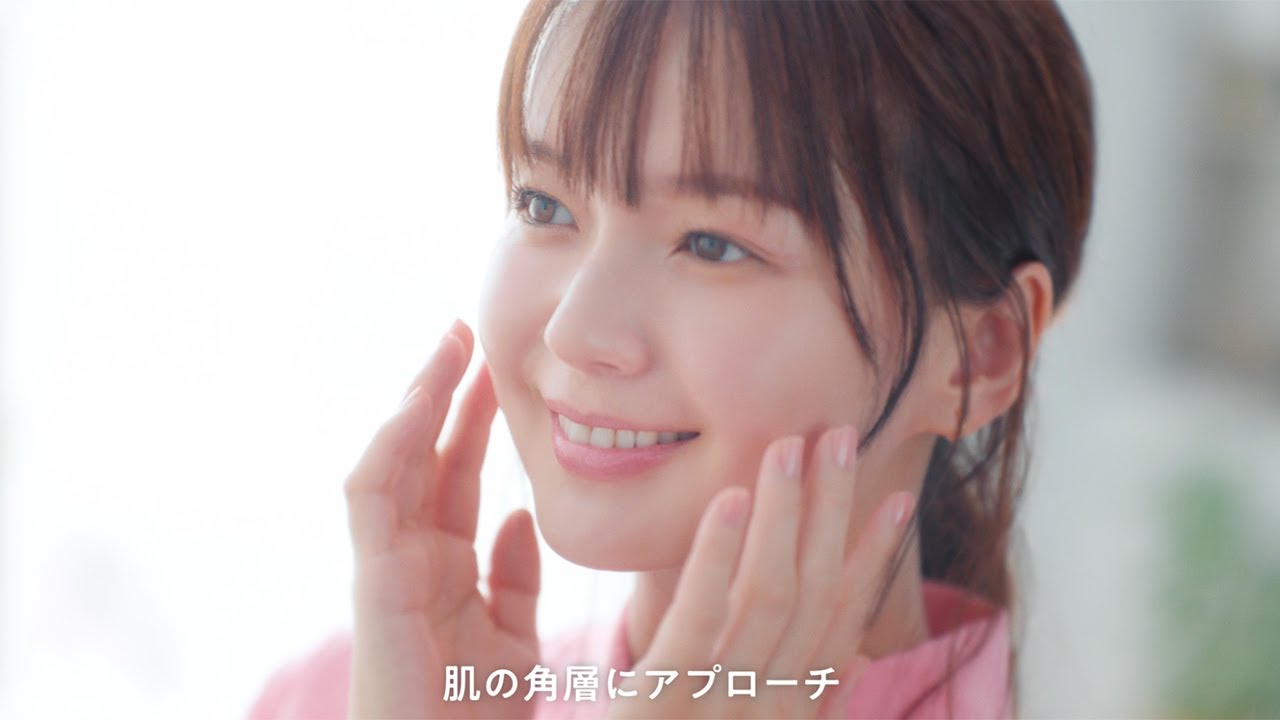多部未華子、ピンクのワンピース姿で「好きかも…」　思わずつぶやく　「カルテHD」新CM＋メーキング＋インタビュー