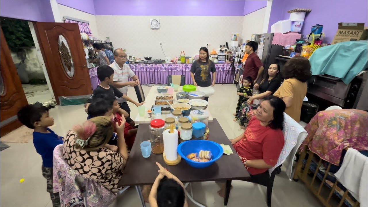 Makan Bersama Family / Lauk Upak Pantuk / Upak Aping / Udang Galah / Itik Palo / Rendang Daging