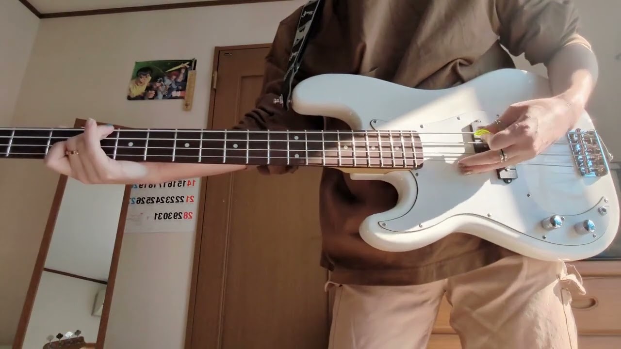 茶色コーデでベーシスフレーズ奏で。。!!(⁠ﾉ⁠*⁠0⁠*⁠)⁠ﾉ