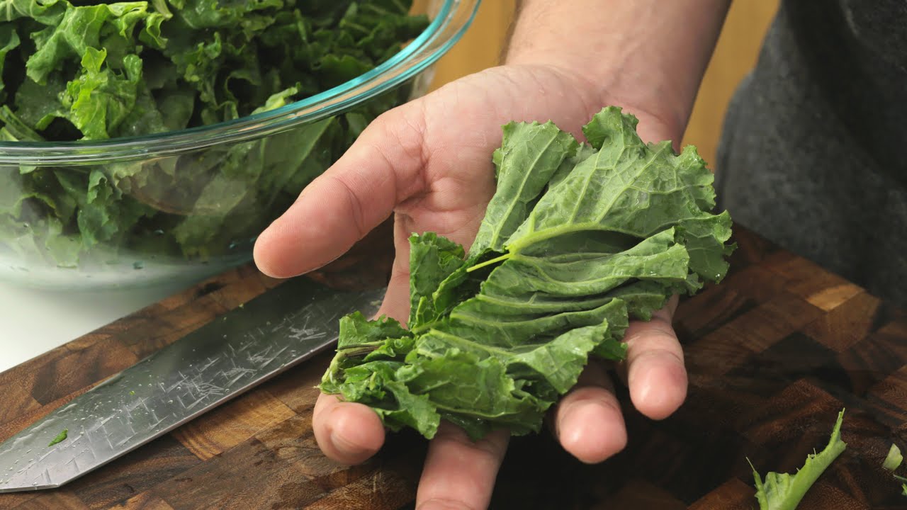 Tasty Kale Chips Made in The Dehydrator