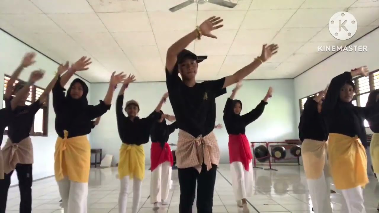 Lomba Dance Kls VIII A SMPN 3 DEMAK #HUTESGADE2023