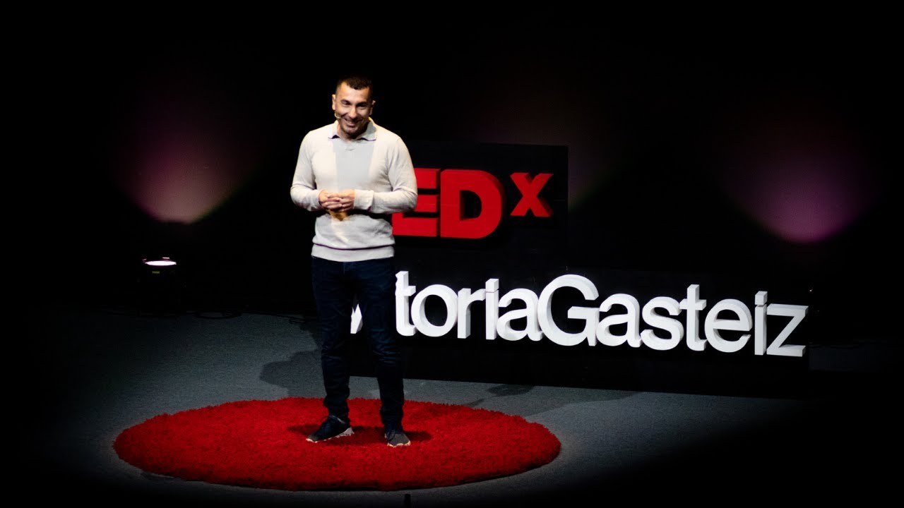 Interlingua: ¿una lengua para entendernos todos? | Carlos Valcárcel Riveiro | TEDxVitoriaGasteiz