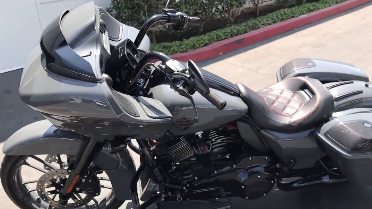 2018 Harley-Davidson CVO Road Glide - Walkaround Video