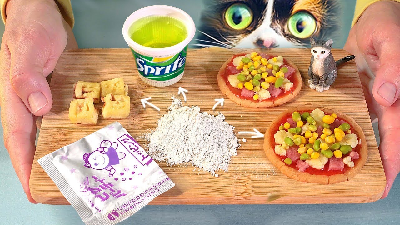 AN EDIBLE PIZZA MENU MADE OF JAPANESE POWDER!