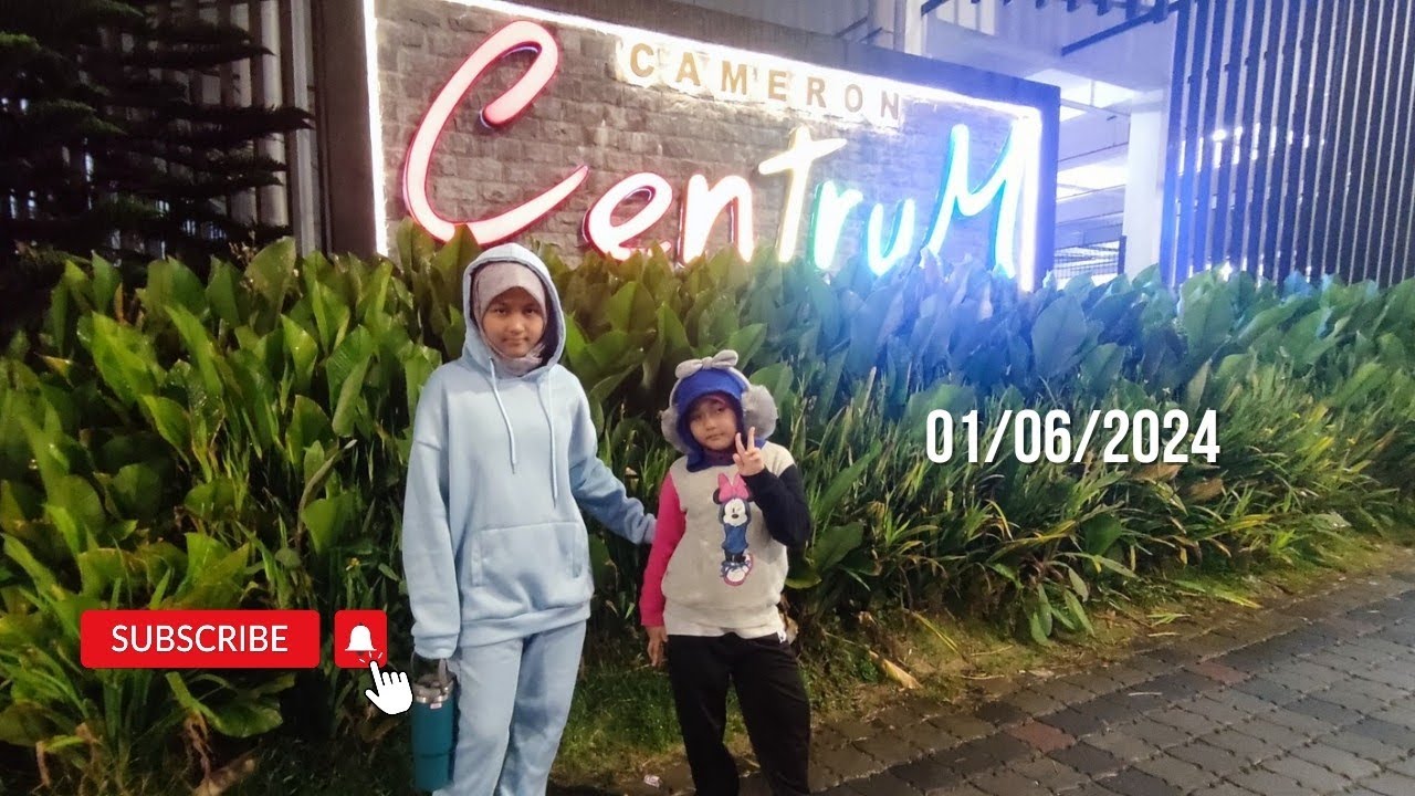 Cameron Centrum. Meriah dengan pengunjung.