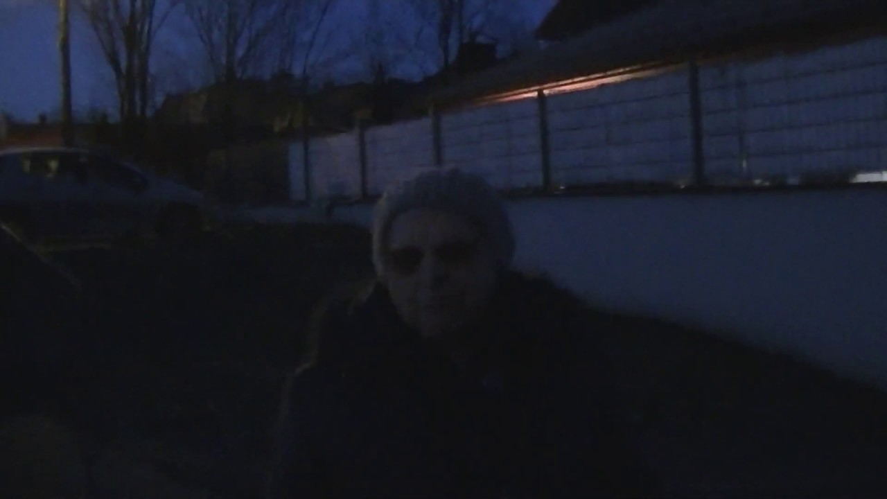 Prof. Kwiatkowska i Niemagister Zarzycki po roratach o cudach, procesach i kutasach.