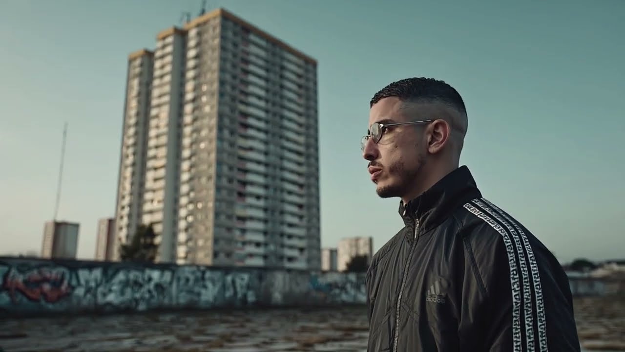 Niaks - BORD DE MER (feat. Mister You) (Visualizer)