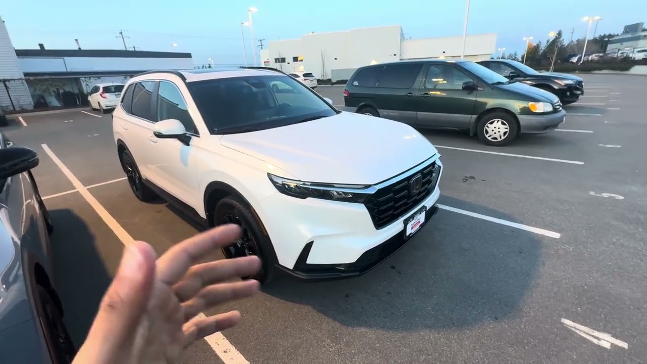 Honda CR-V Sport vs Sport Touring trim differences video for Ken