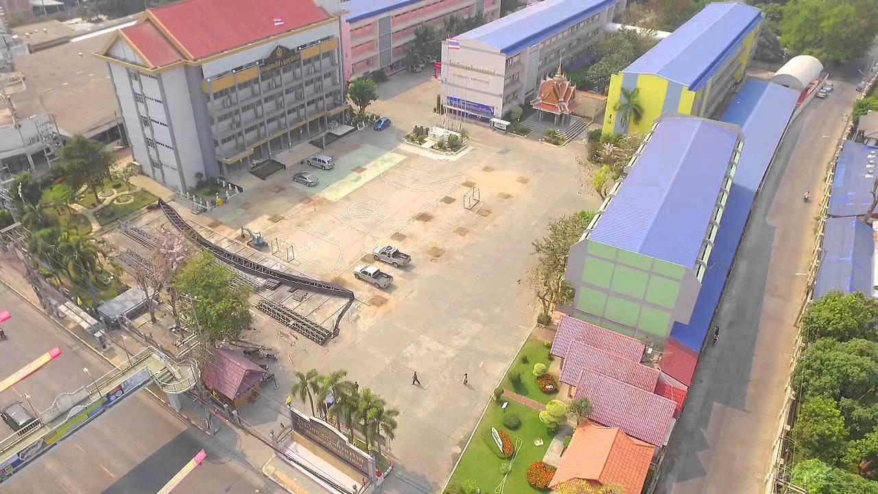 104 สตรีนครสวรรค์ 