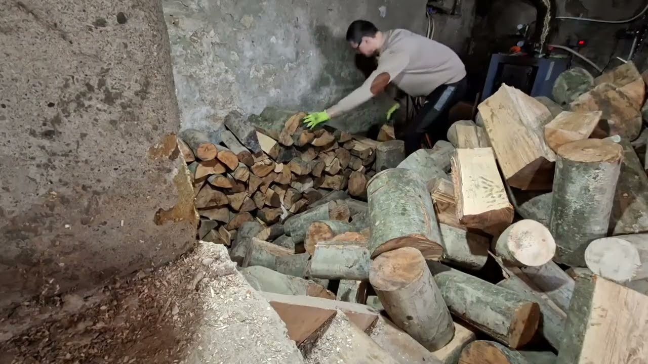 Am Terminat De Spart Și De Aranjat Lemnele 