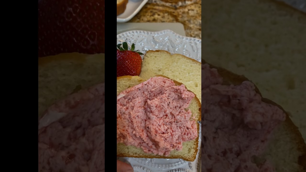 Roasted strawberry butter 🧈 🍓 recipe on the site 💫